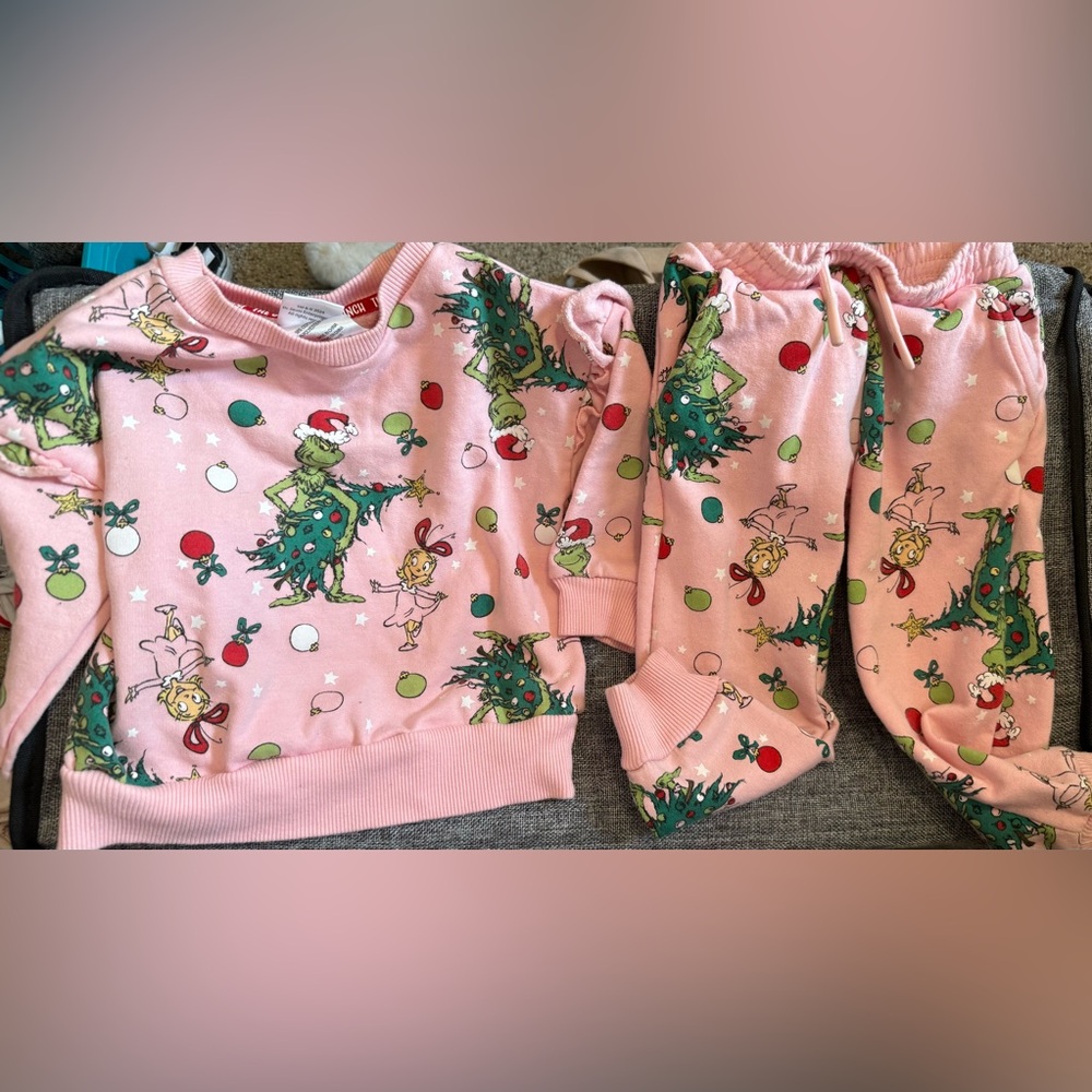 Dr. Seuss Pink Grinch and Cindy Lou Pajama Set